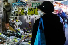 <b>多名高中生正在和桥本市加入手球角逐后呈现、</b>